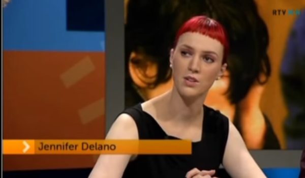 Jennifer Delano te gast bij RTV Noord Holland om haar reactie op het overlijden van Tim Ribberink te geven. Jennifer heeft via verschillende radio- en televisieprogramma’s waaronder Hart van Nederland, RTV Noord-Holland, maar ook bekende kranten als het AD en Parool haar reactie op het overlijden van Tim Ribberink mogen geven. Waarom en hoe? Jennifer zette haar boek dusdanig publicitair neer, dat zelfs 1,5 jaar na dato de media deze direct konden vinden. Dit artikel wordt je aangeboden door PRGoeroes, hét pr-bureau dat media-aandacht en zichtbaarheid voor jou en jouw bedrijf genereert. Gegarandeerd meer zichtbaarheid voor jouw bedrijf? We helpen je graag. Bel +31(0)6 39755493 of e-mail naar contact@prgoeroes.nl