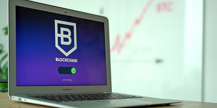 Waarom Blockchain-oplossingen Public Relations nodig hebben in Nederland Waarom blockchain-bedrijven public relations nodig hebben Hebben blockchain-bedrijven public relations nodig? Absoluut. We leggen het uit in deze blog. Afgebeeld staat een opengeklapte laptop met op het scherm het blockchain logo. Dit artikel wordt aangeboden door PRGoeroes, hét pr-bureau dat media-aandacht en zichtbaarheid voor jou en jouw bedrijf genereert. Gegarandeerd meer zichtbaarheid voor jouw bedrijf? We helpen je graag. Bel +31(0)6 39755493 of e-mail naar contact@prgoeroes.nl